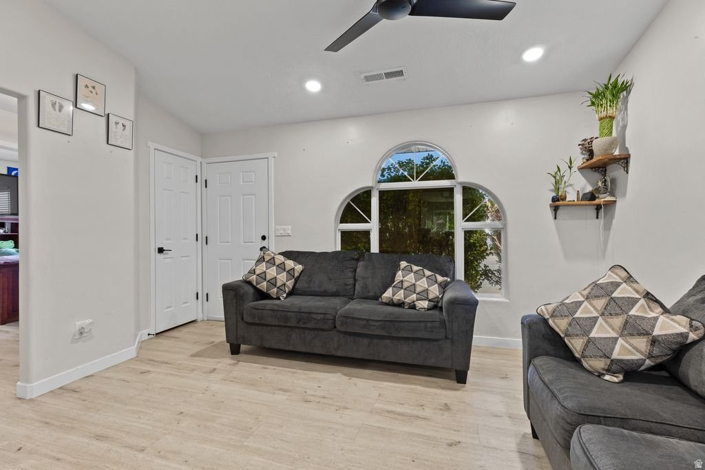 TWIN PALMS 1 - Residential