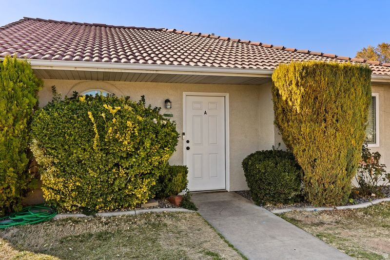 TWIN PALMS 1 - Residential