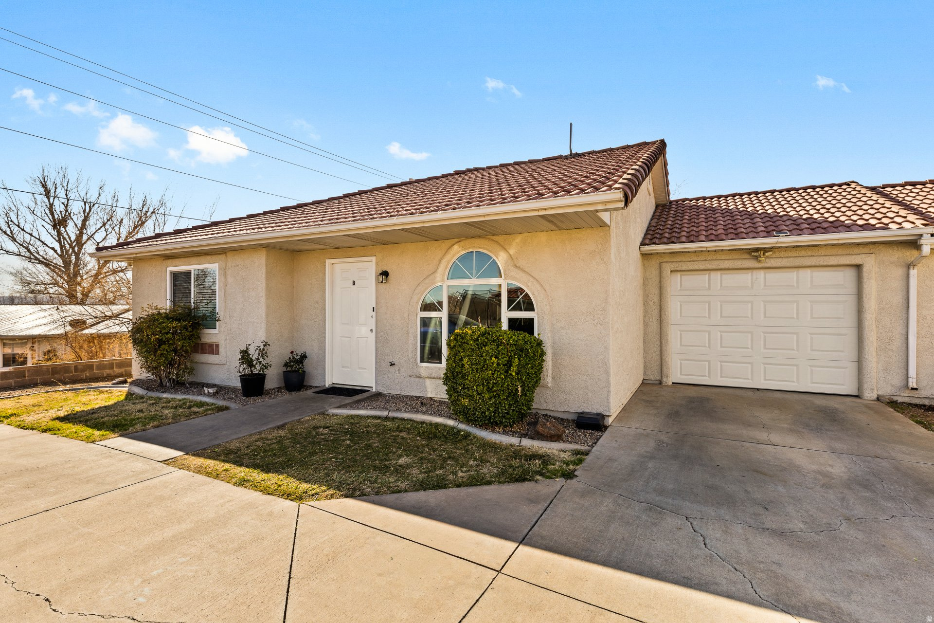 TWIN PALMS 1 - Residential