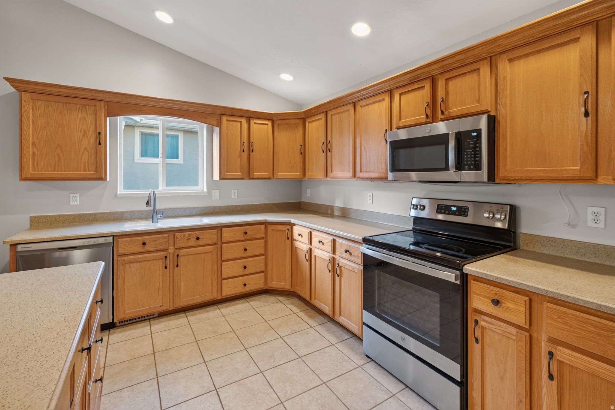 RIDGE - Residential