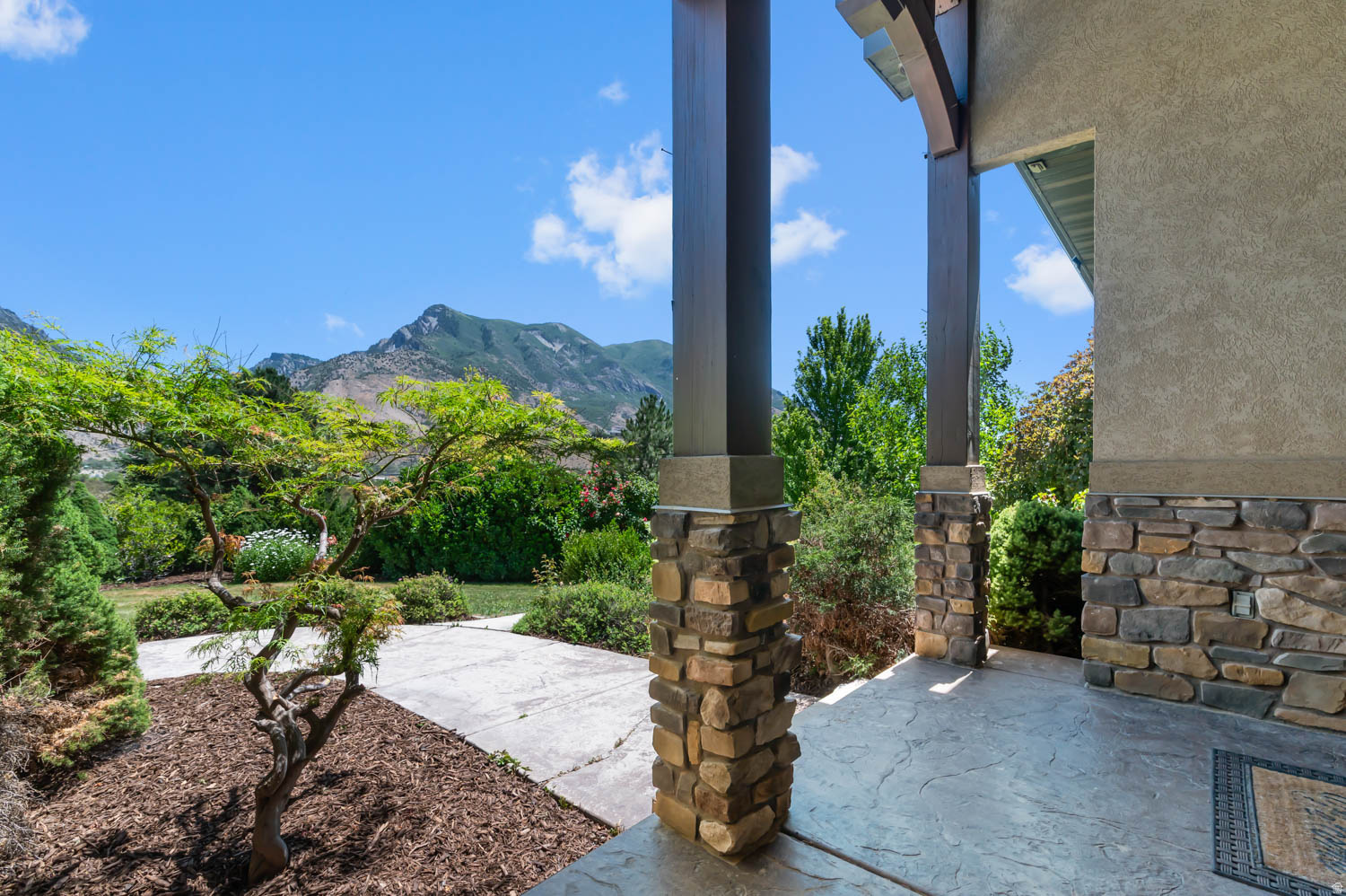 CANYON LINKS - Residential
