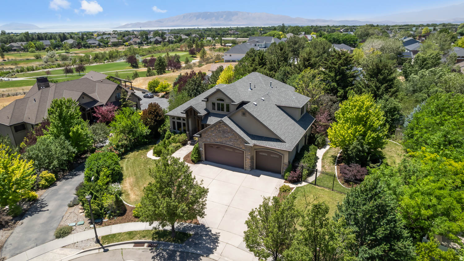 CANYON LINKS - Residential
