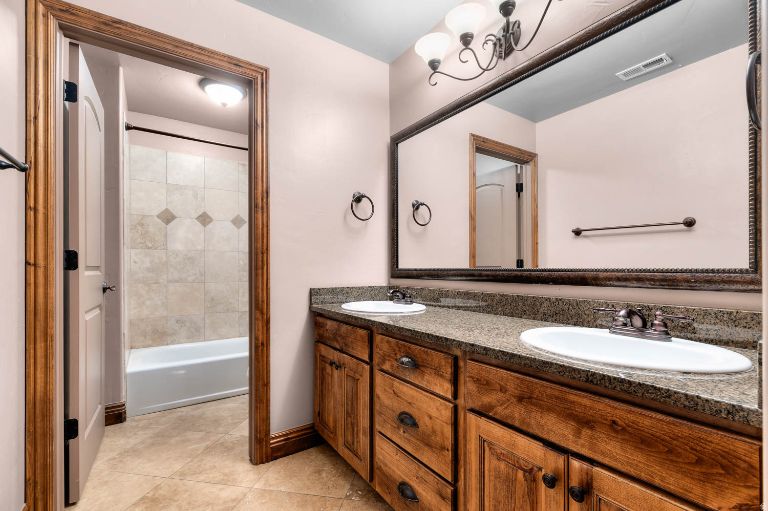 CANYON LINKS - Residential