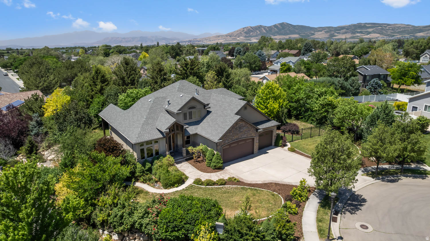 CANYON LINKS - Residential