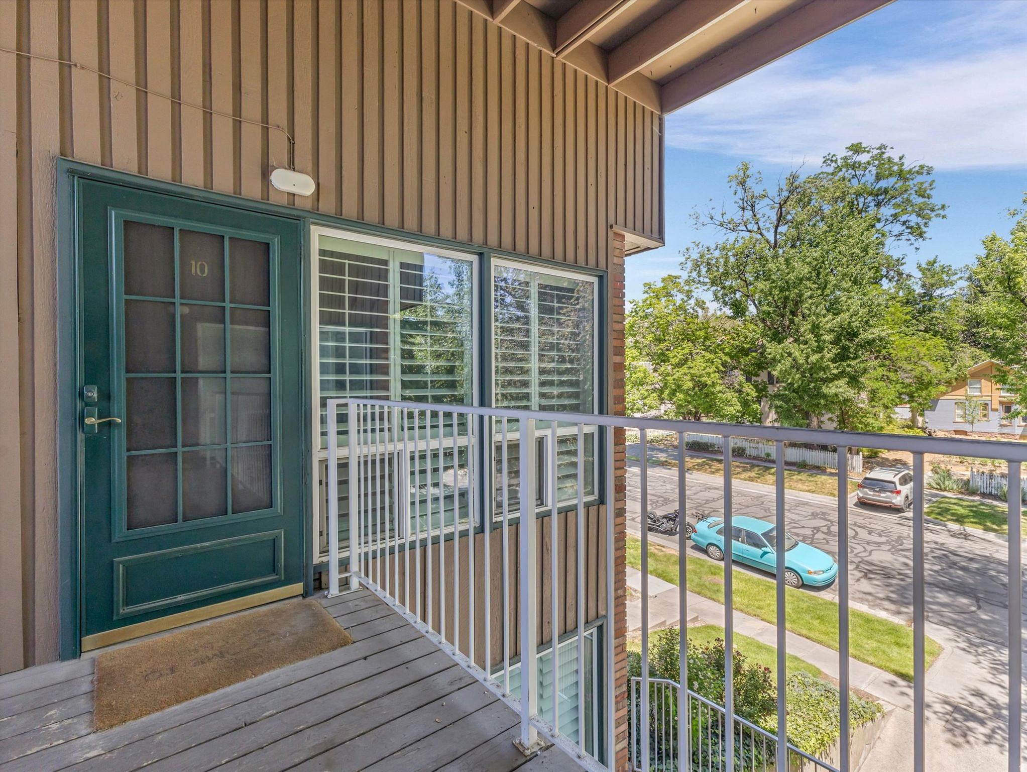 GOVERNOR'S ROW - Residential