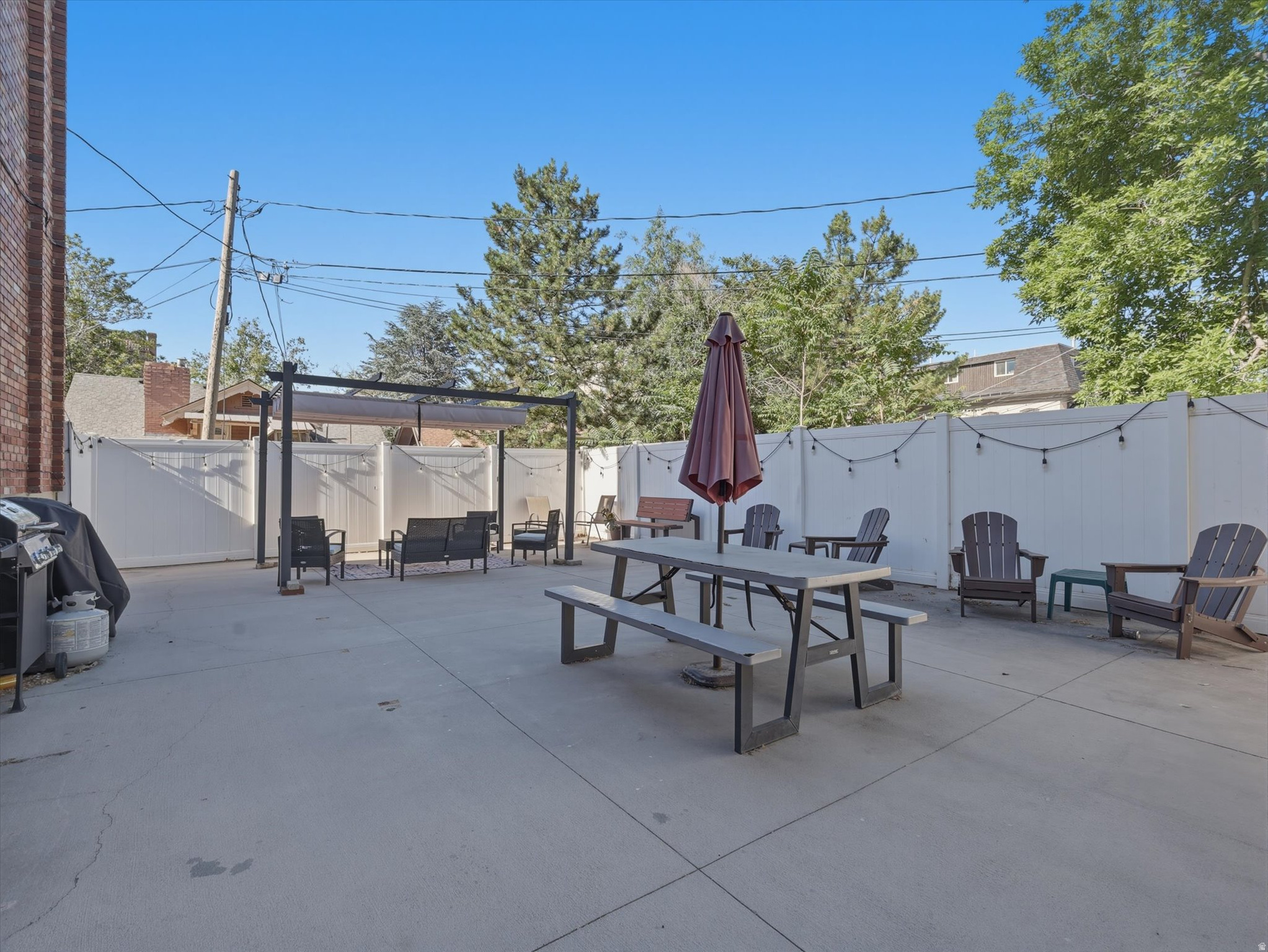 GOVERNOR'S ROW - Residential