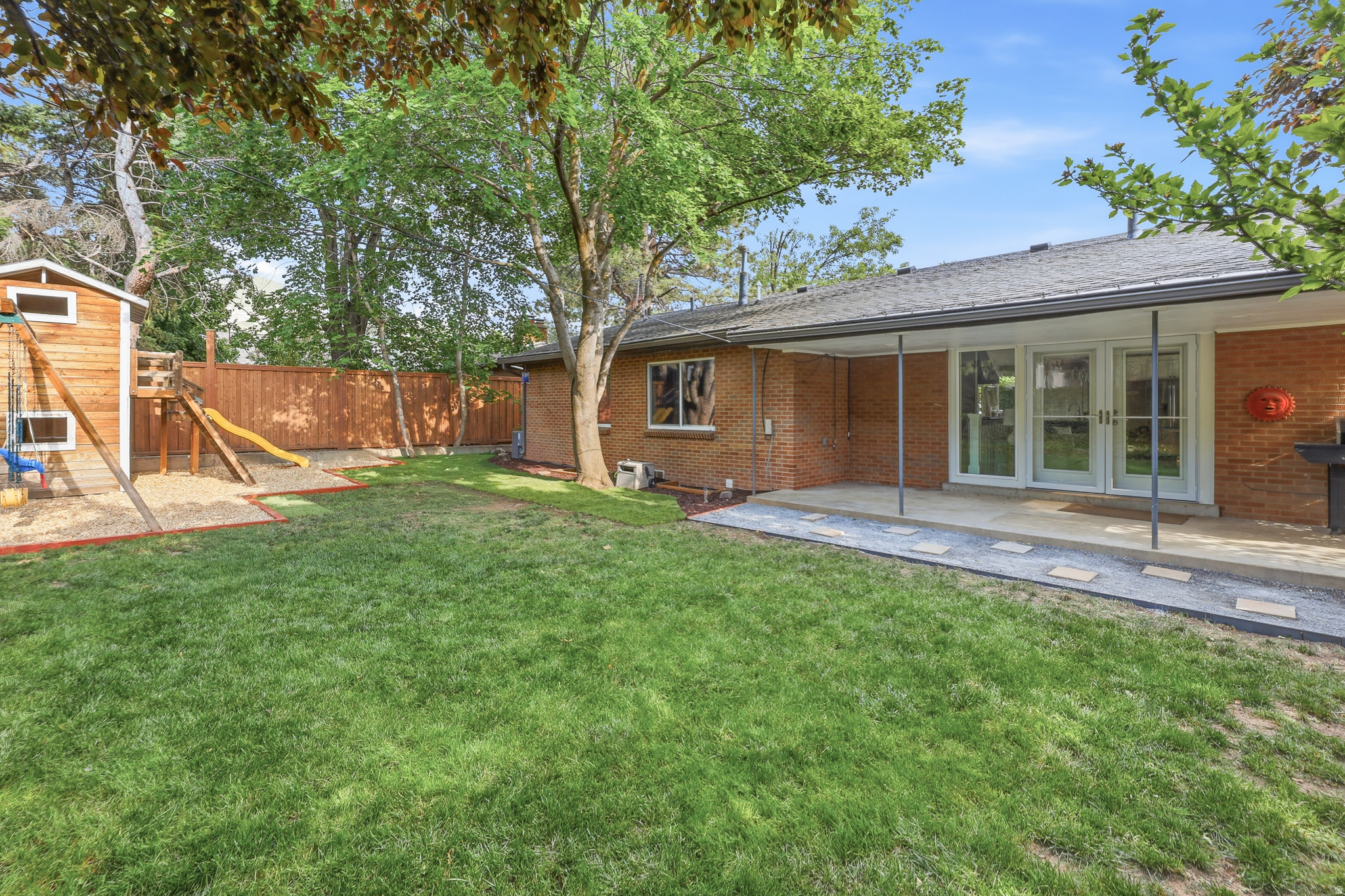 EL RAY PARK - Residential