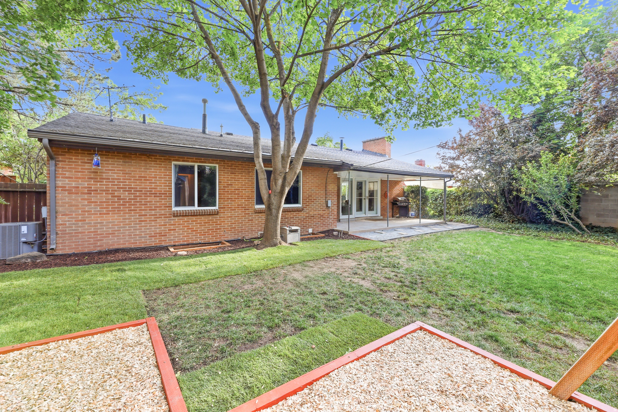 EL RAY PARK - Residential