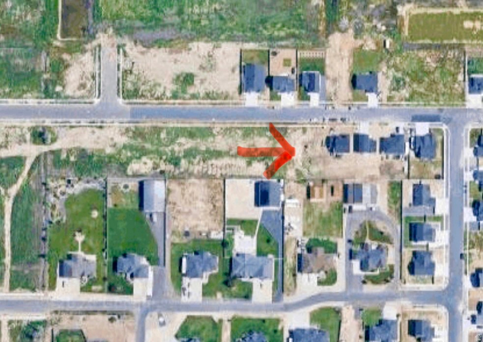 Builder Exclusive Lot Available in Taylor Landing! Build your dream home in Taylor Landing with a trusted custom builder Ryan Stratford who is dedicated to bringing your vision to life. This exclusive builder lot offers the opportunity to create a home that's tailored to your lifestyle, with quality craftsmanship and personalized design. Great location close to schools, shopping, dining, and everyday amenities while still enjoying a country atmosphere.