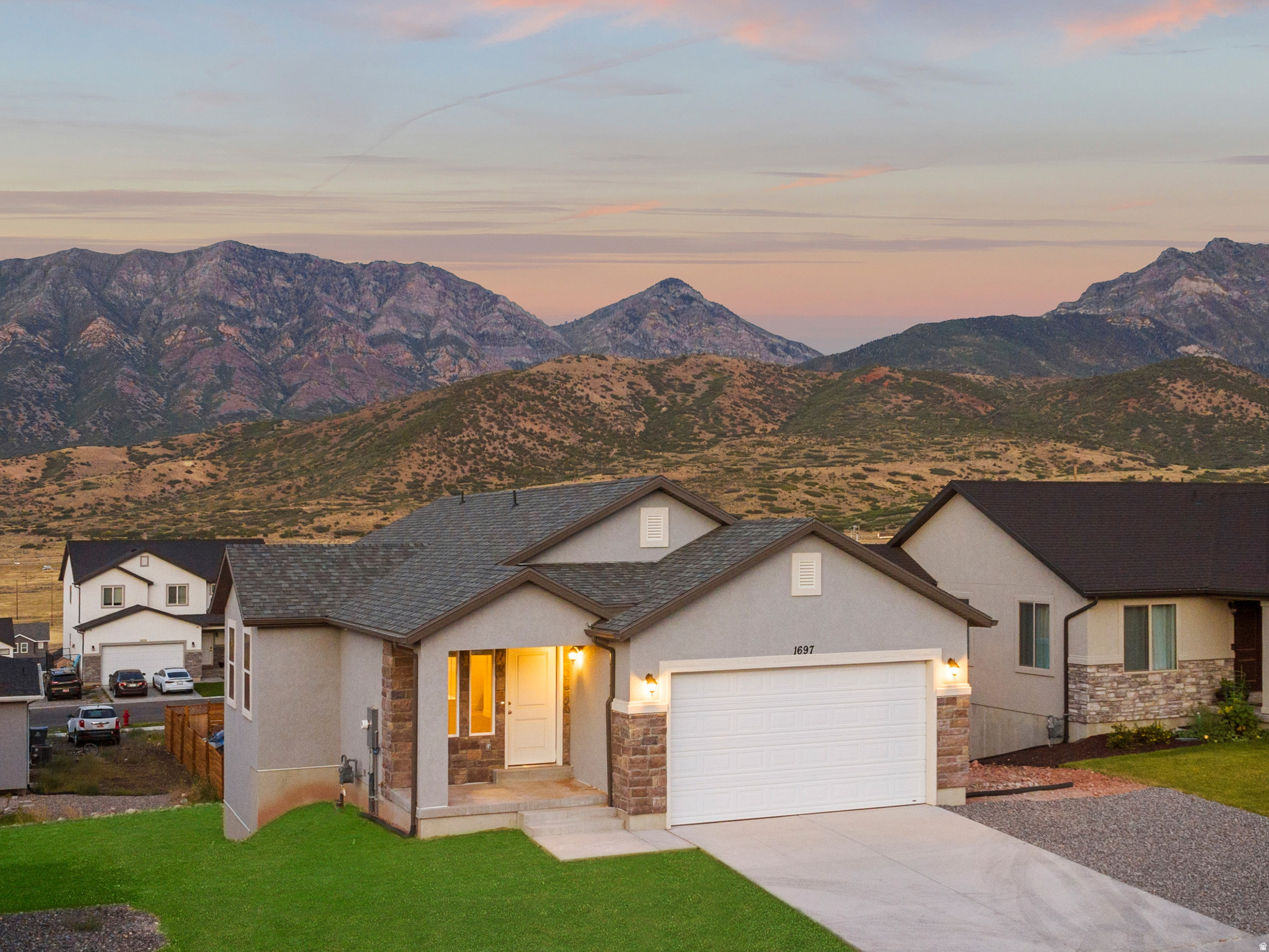 SUMMIT RIDGE THE HILLS - Residential