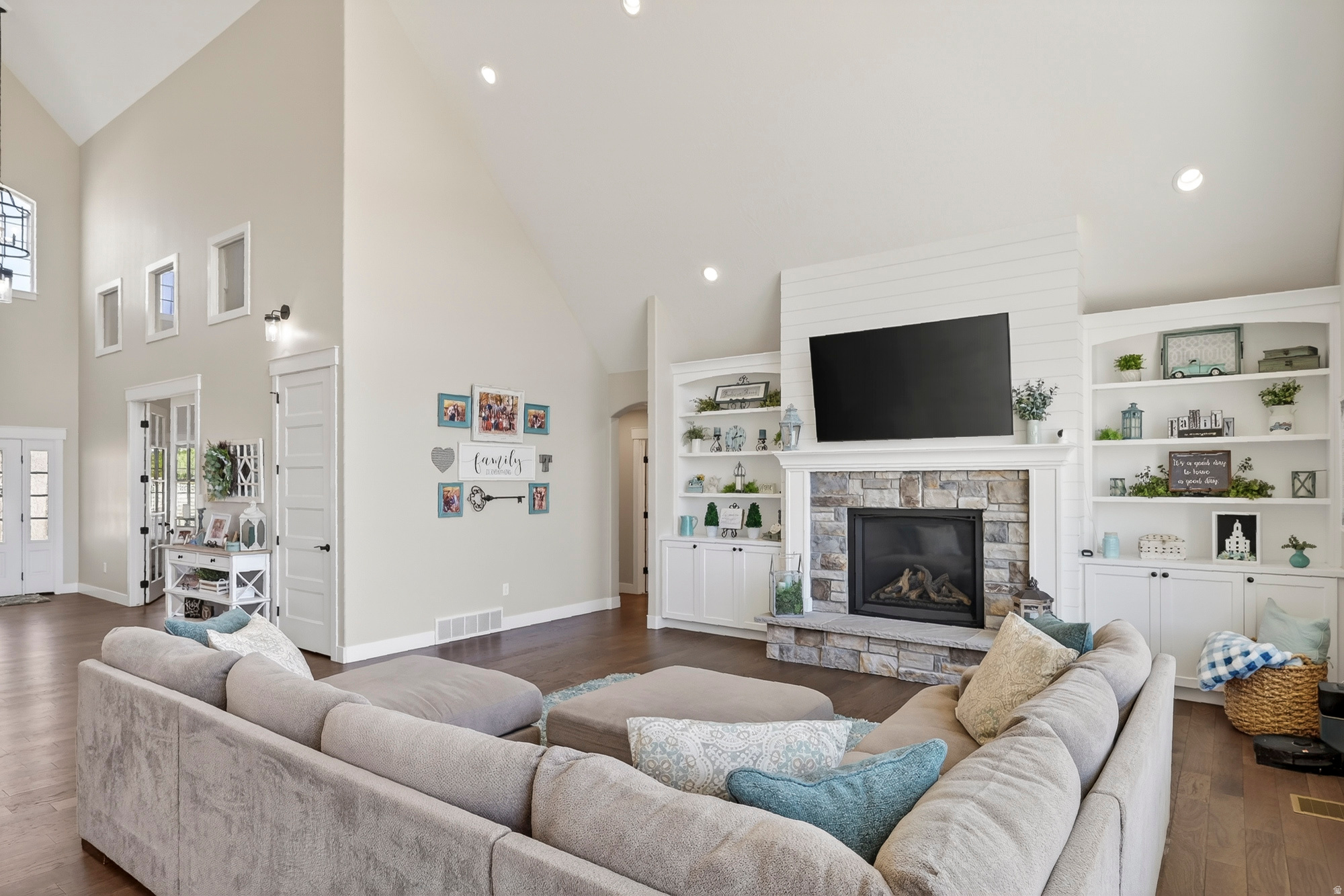 EQUESTRIAN POINTE SUBDIVISION - Residential