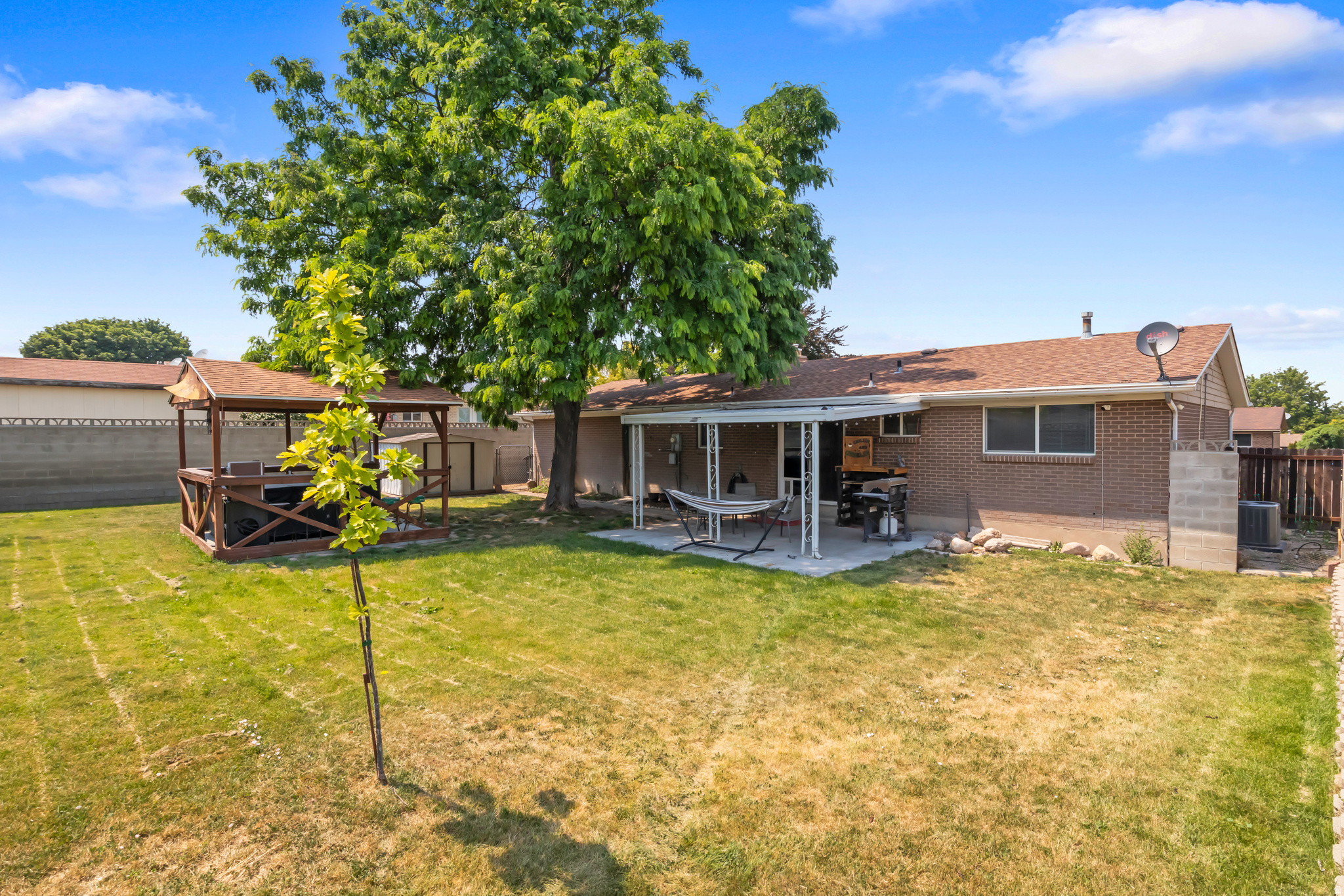 COLONY WEST - Residential