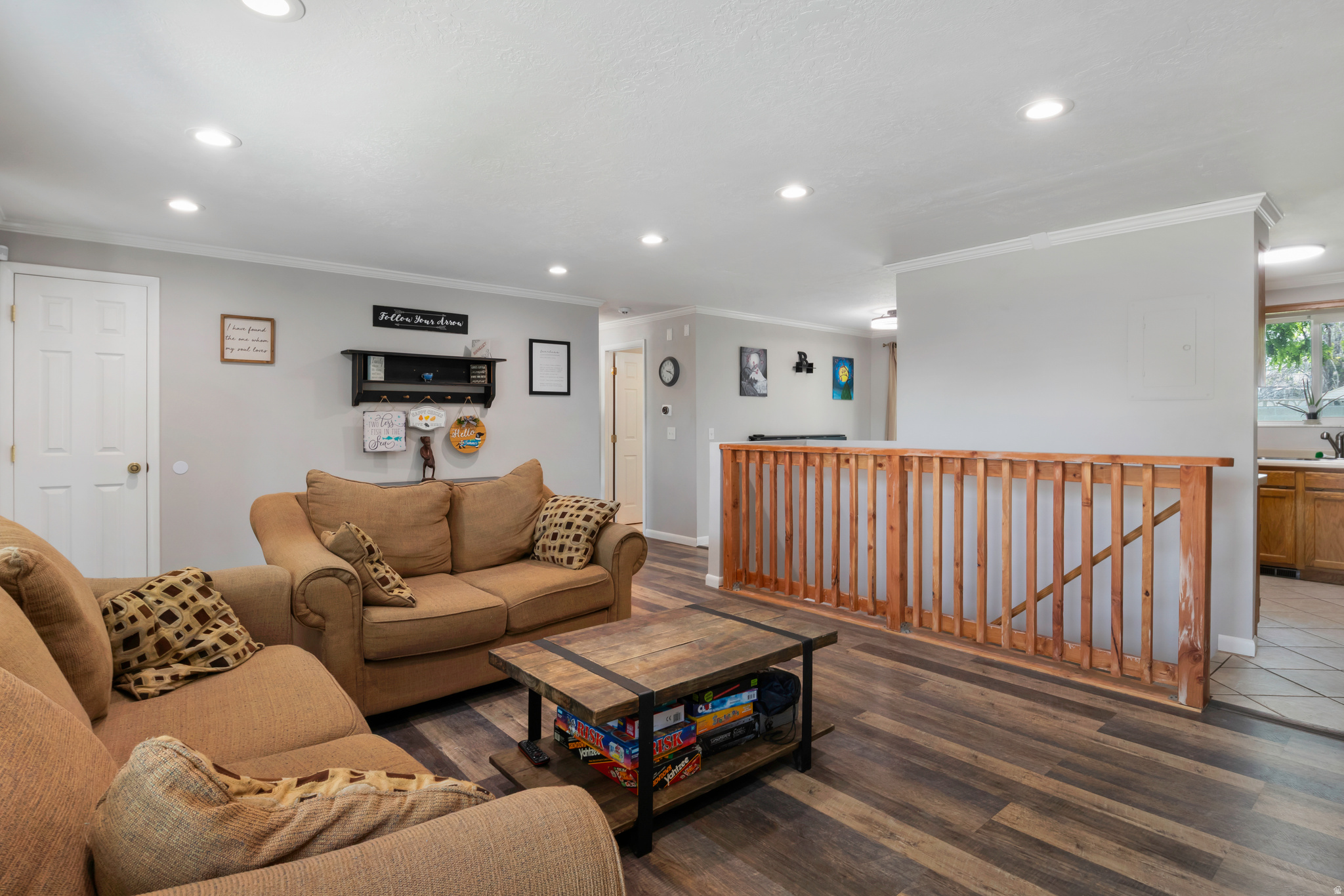 COLONY WEST - Residential