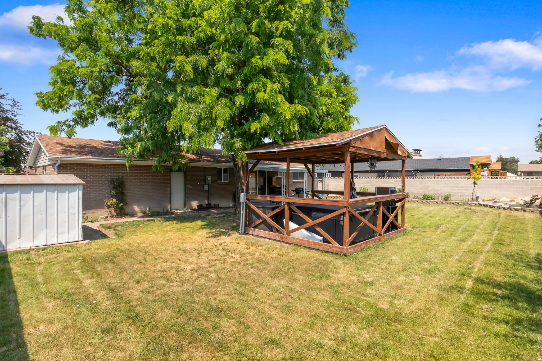 COLONY WEST - Residential