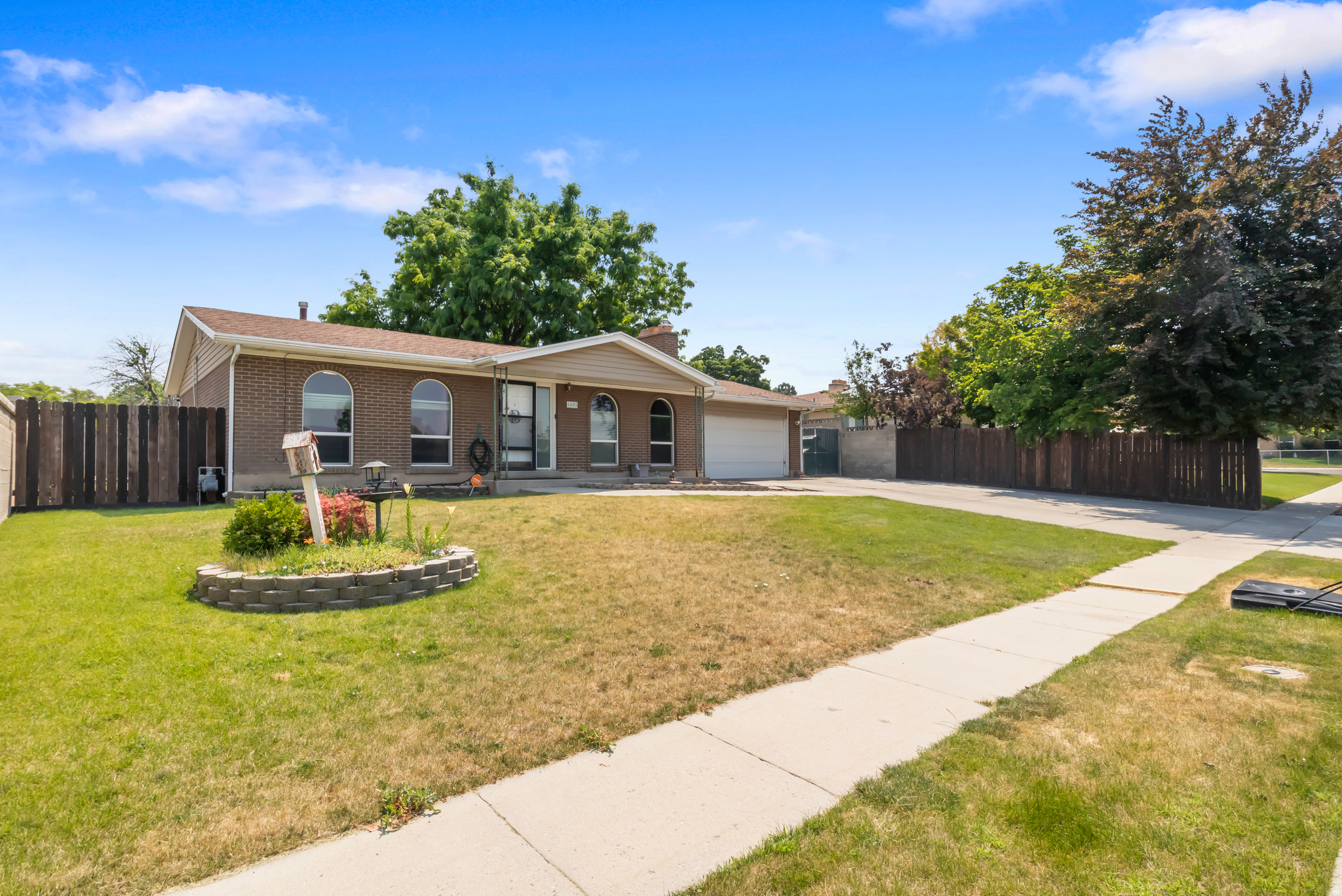 COLONY WEST - Residential