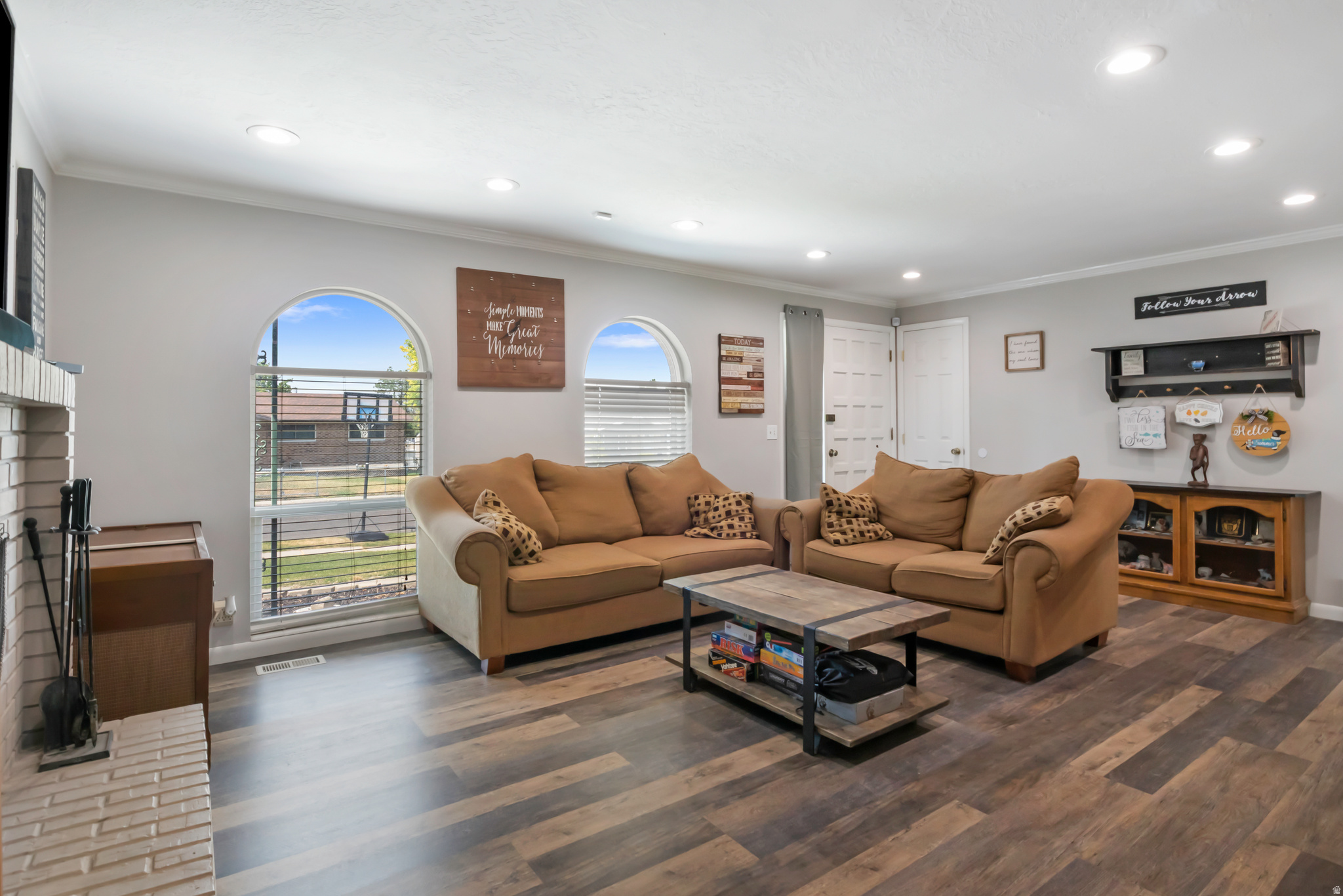 COLONY WEST - Residential