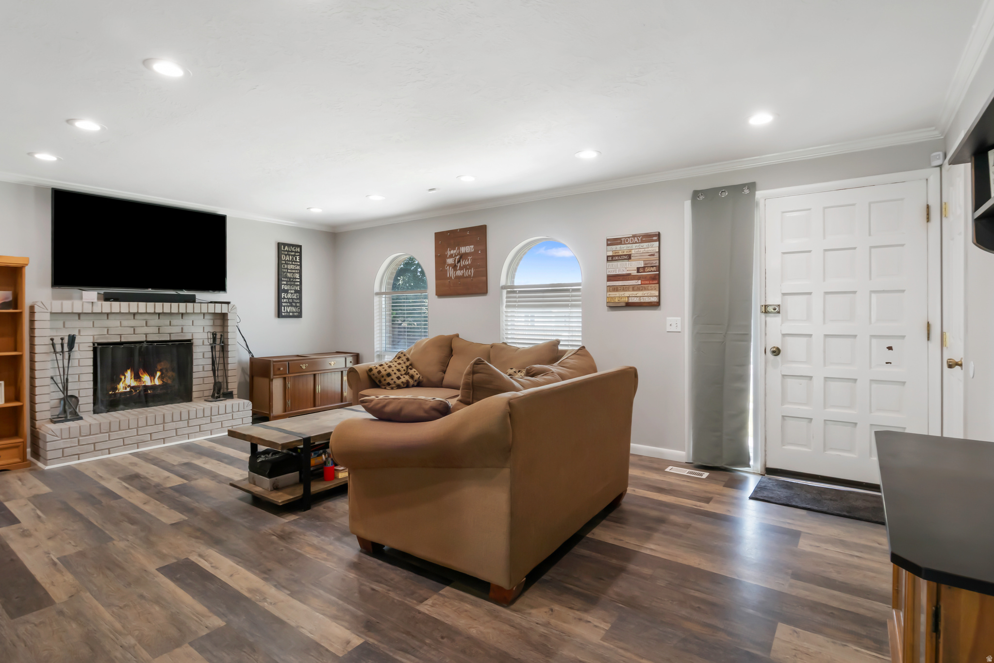 COLONY WEST - Residential