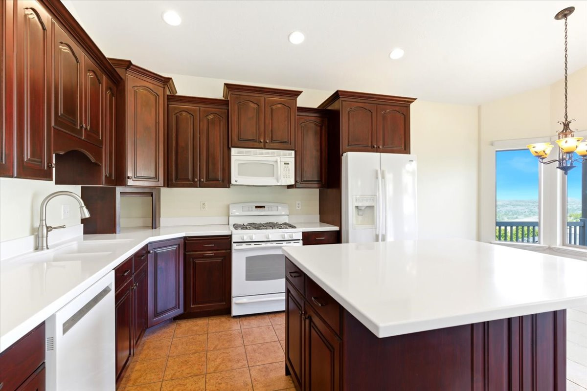 EDGEWOOD ESTATES - Residential