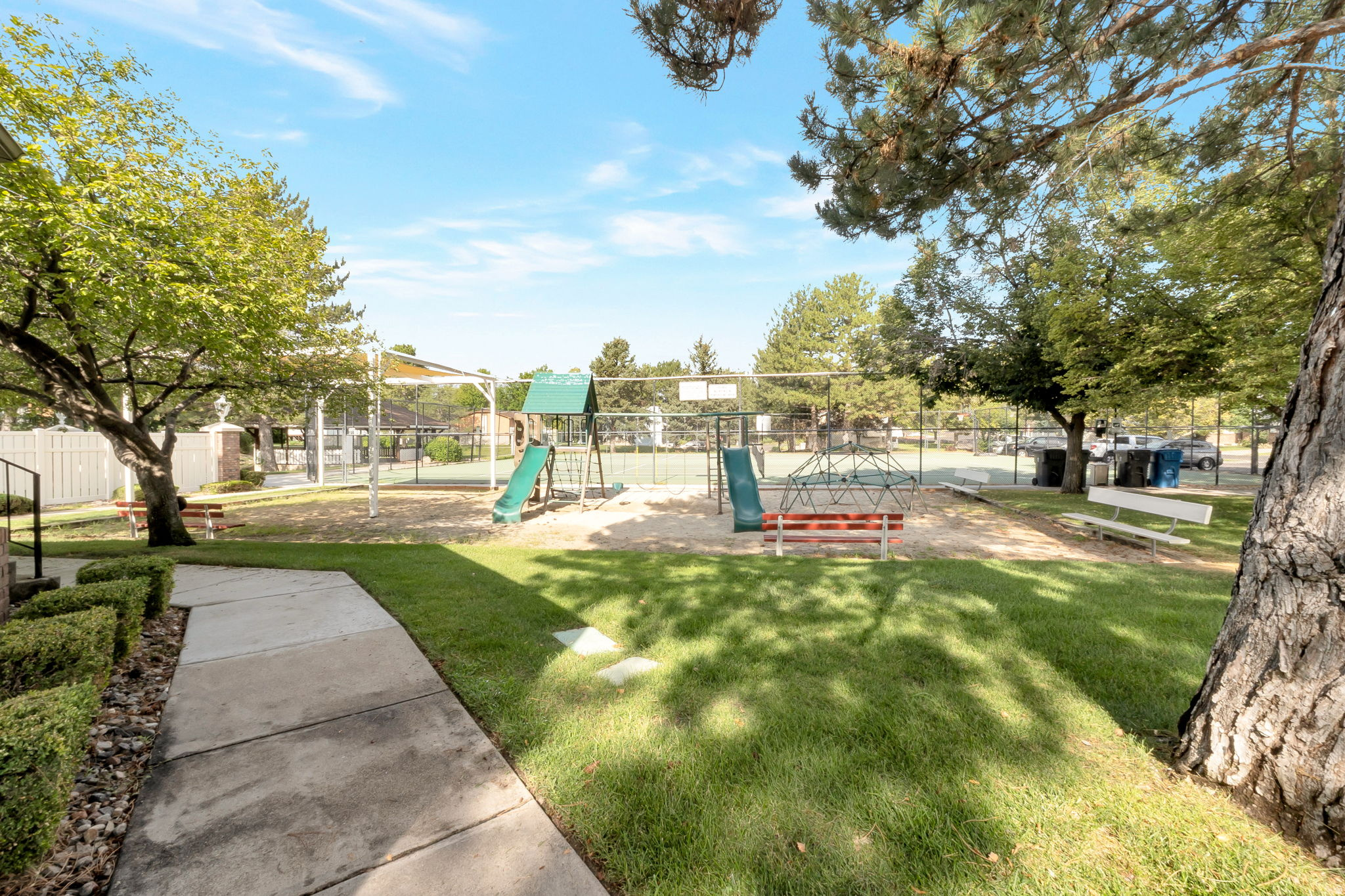 BARRINGTON PARK - Residential