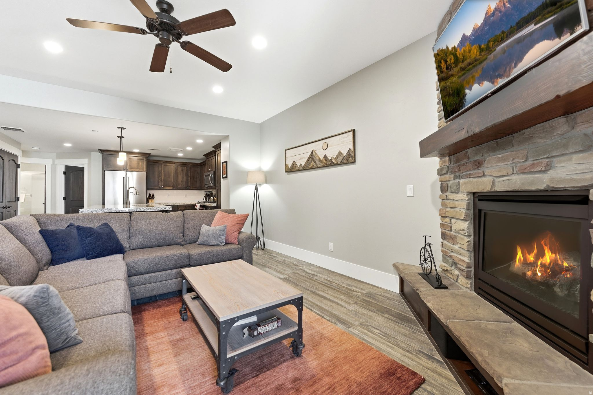 PARKS EDGE - Residential