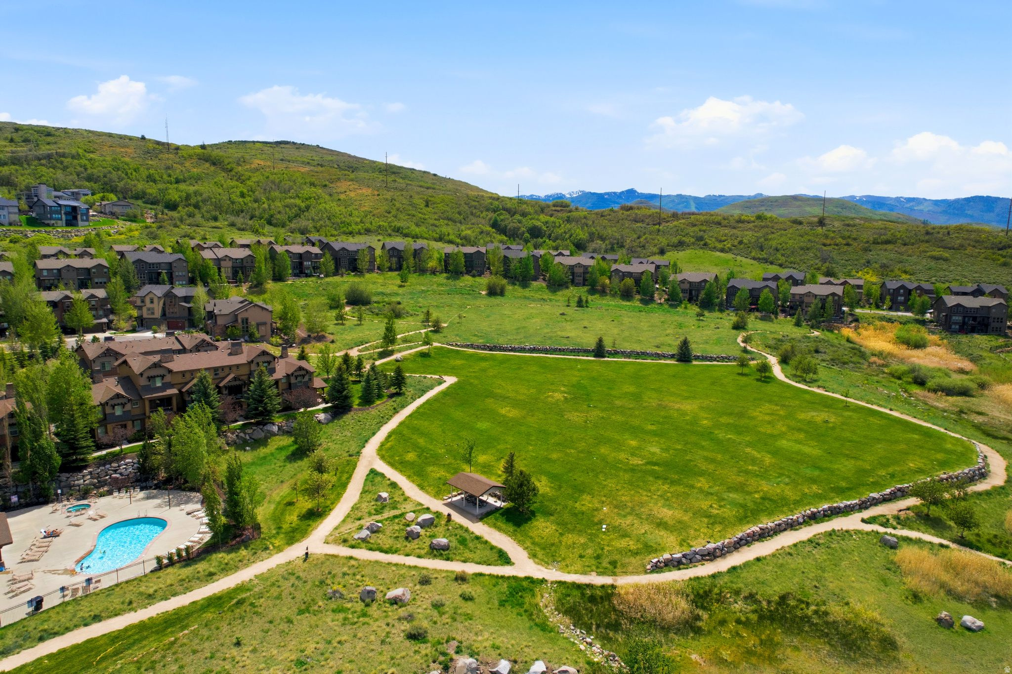 PARKS EDGE - Residential