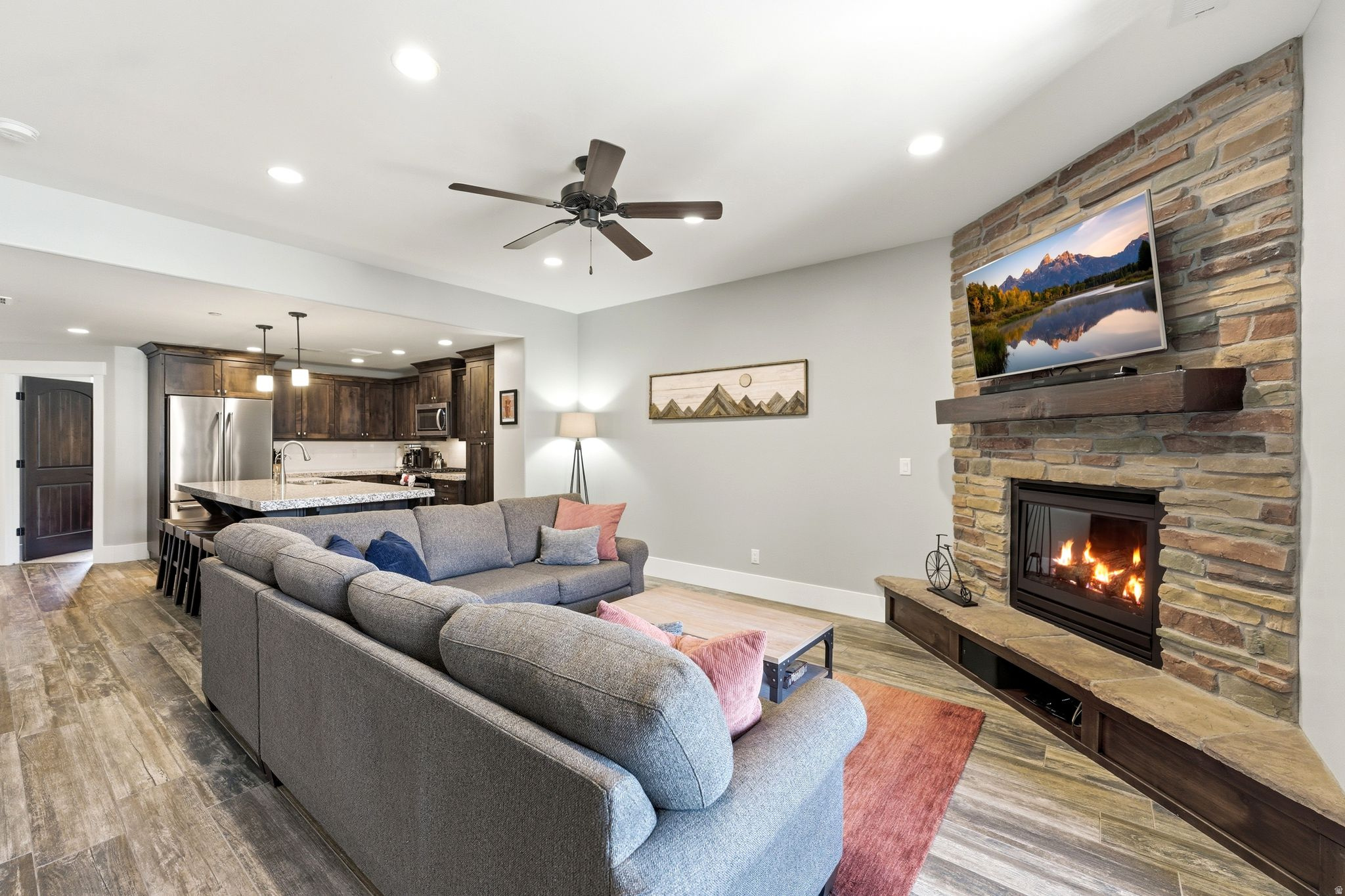 PARKS EDGE - Residential