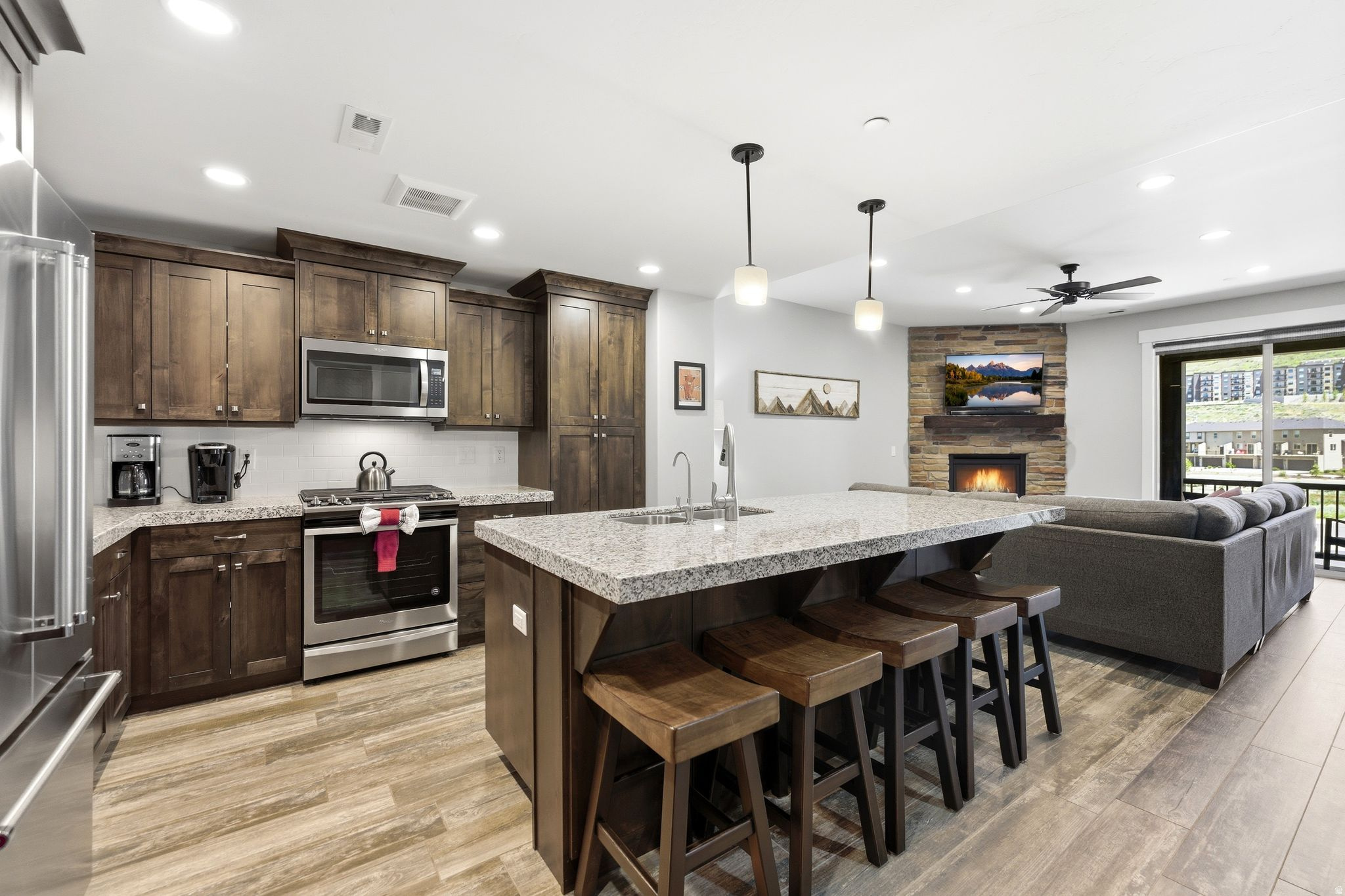 PARKS EDGE - Residential