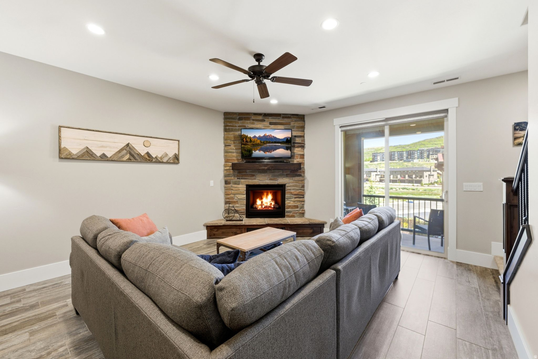 PARKS EDGE - Residential