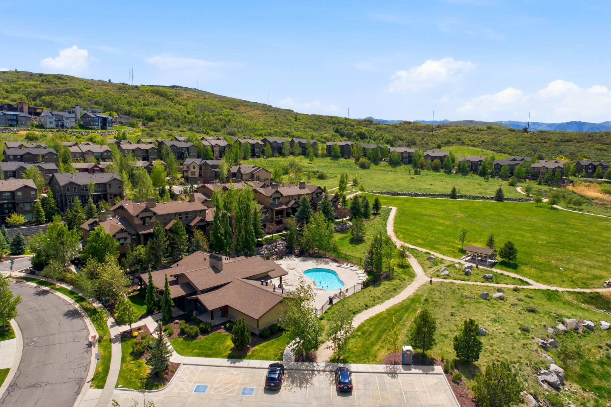 PARKS EDGE - Residential