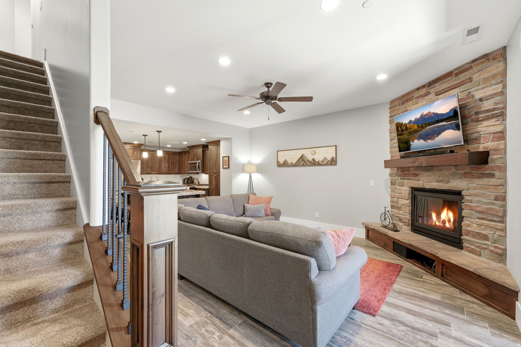 PARKS EDGE - Residential