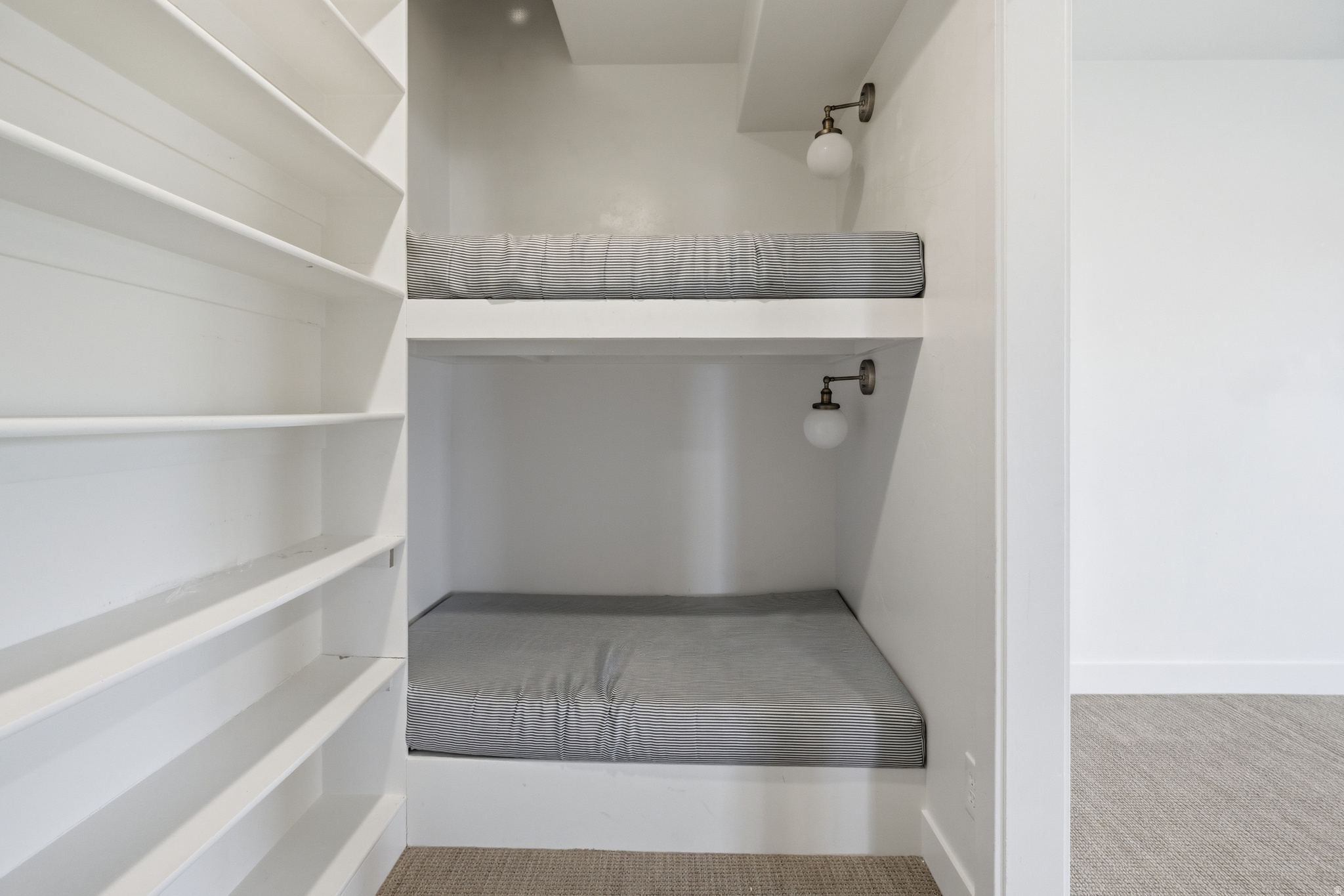 MAHOGANY RIDGE - Residential