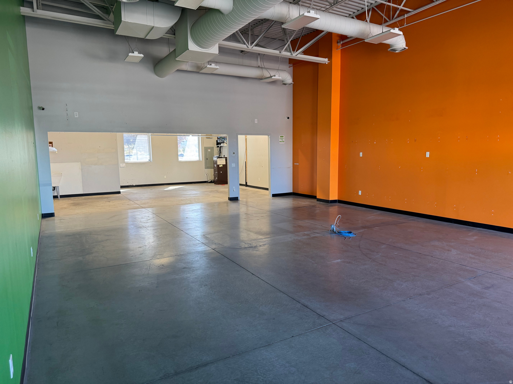MEADOWS - Commercial Lease