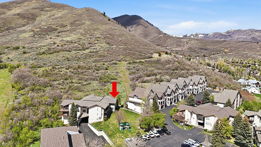 SWISS OAKS CONDOMINIUMS - Residential