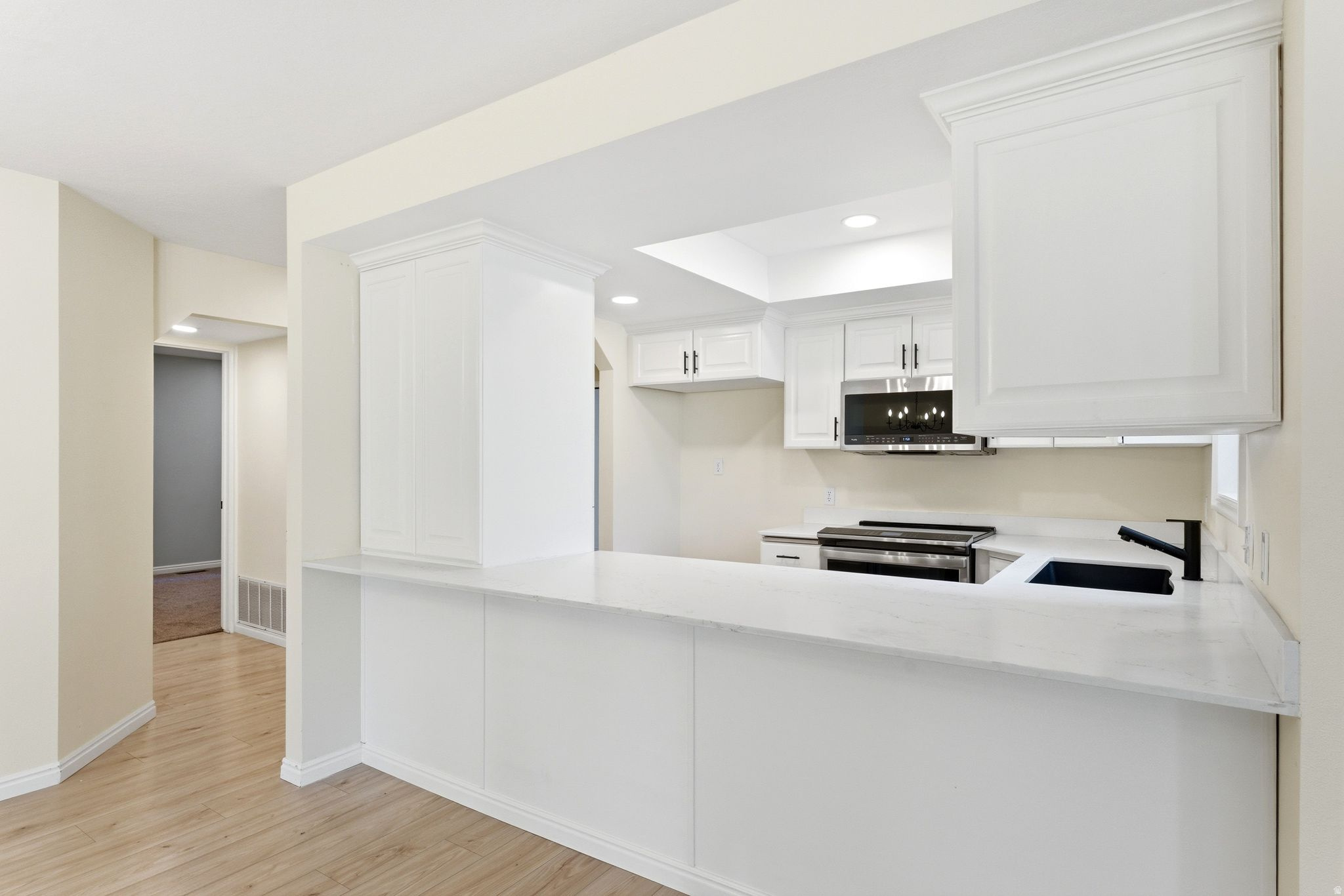 SWISS OAKS CONDOMINIUMS - Residential
