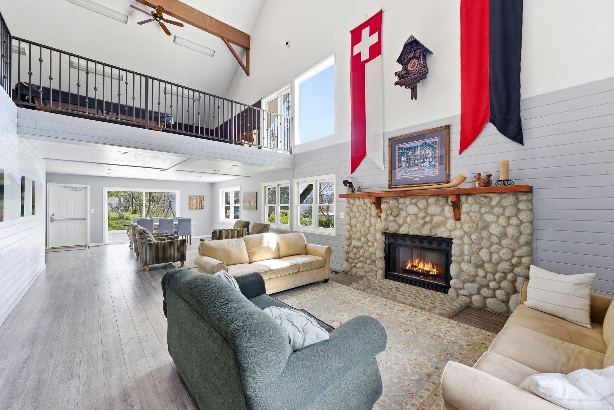 SWISS OAKS CONDOMINIUMS - Residential