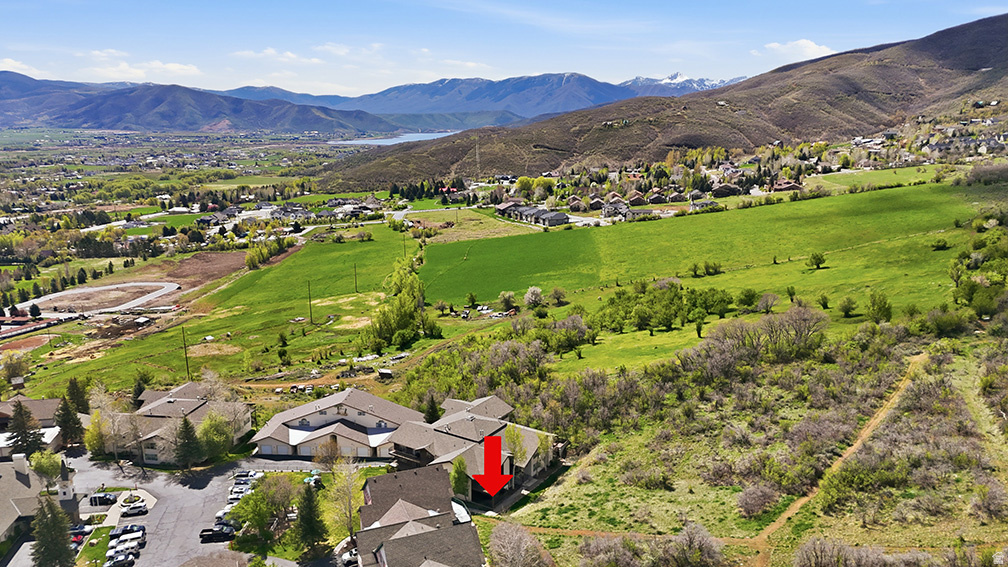 SWISS OAKS CONDOMINIUMS - Residential