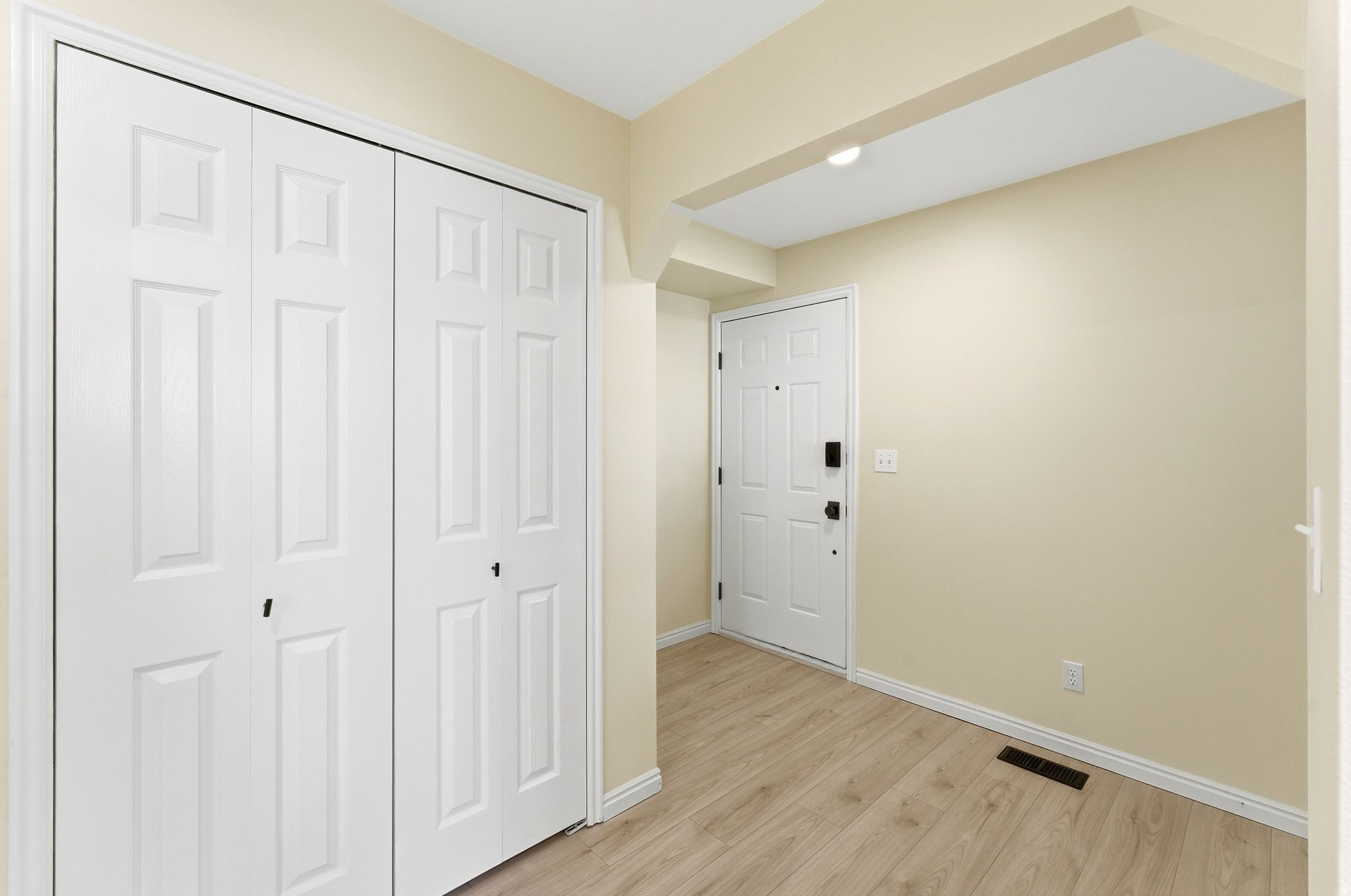 SWISS OAKS CONDOMINIUMS - Residential
