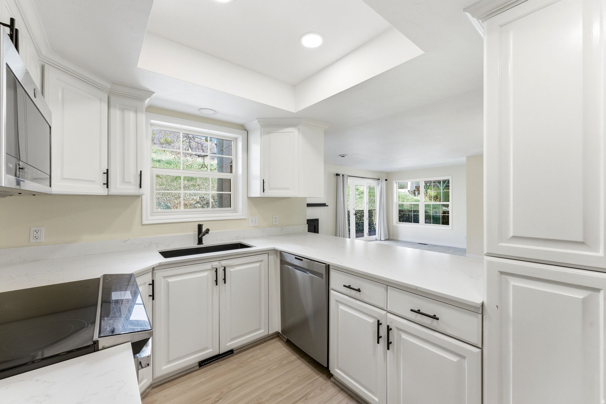 SWISS OAKS CONDOMINIUMS - Residential