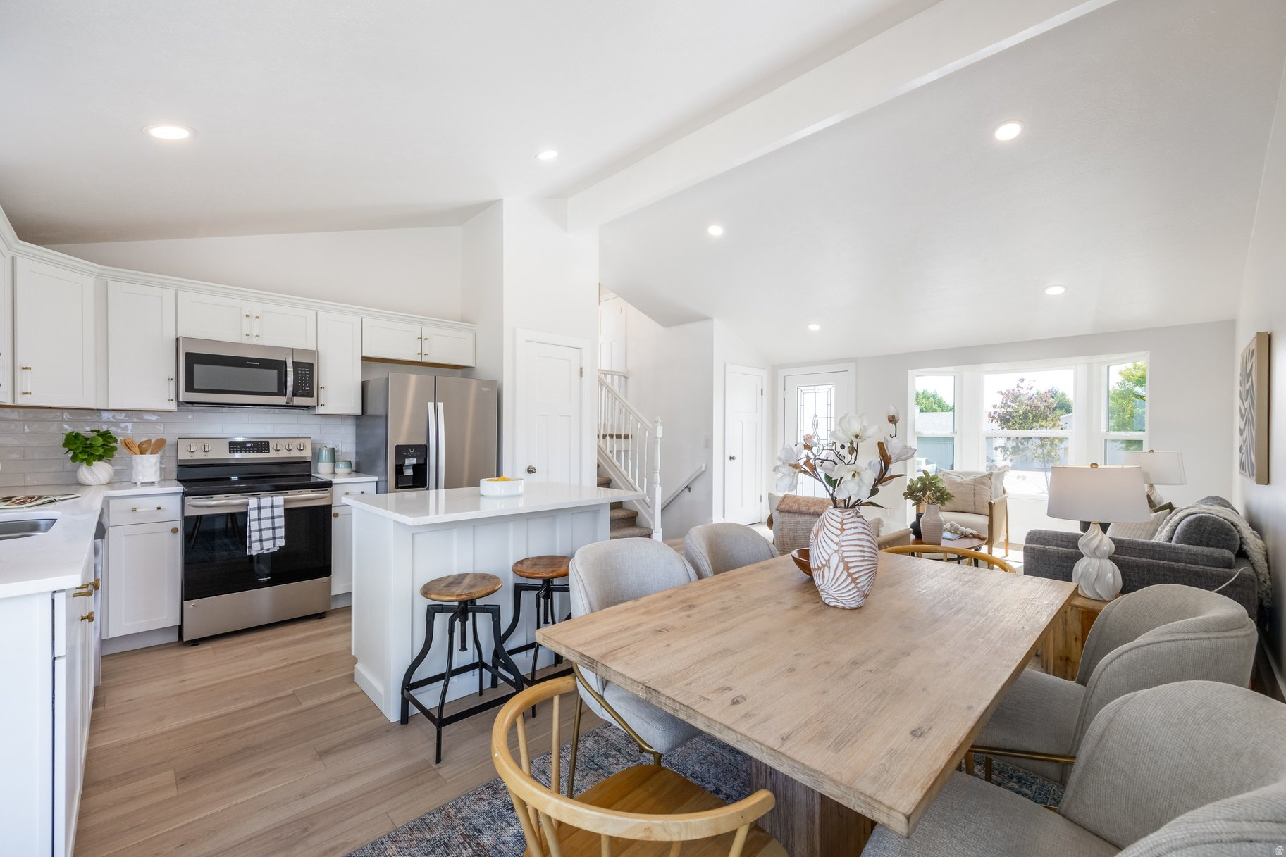 WEST HILLS - Residential