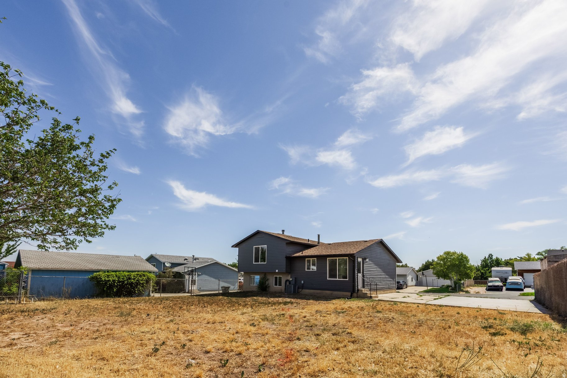 WEST HILLS - Residential