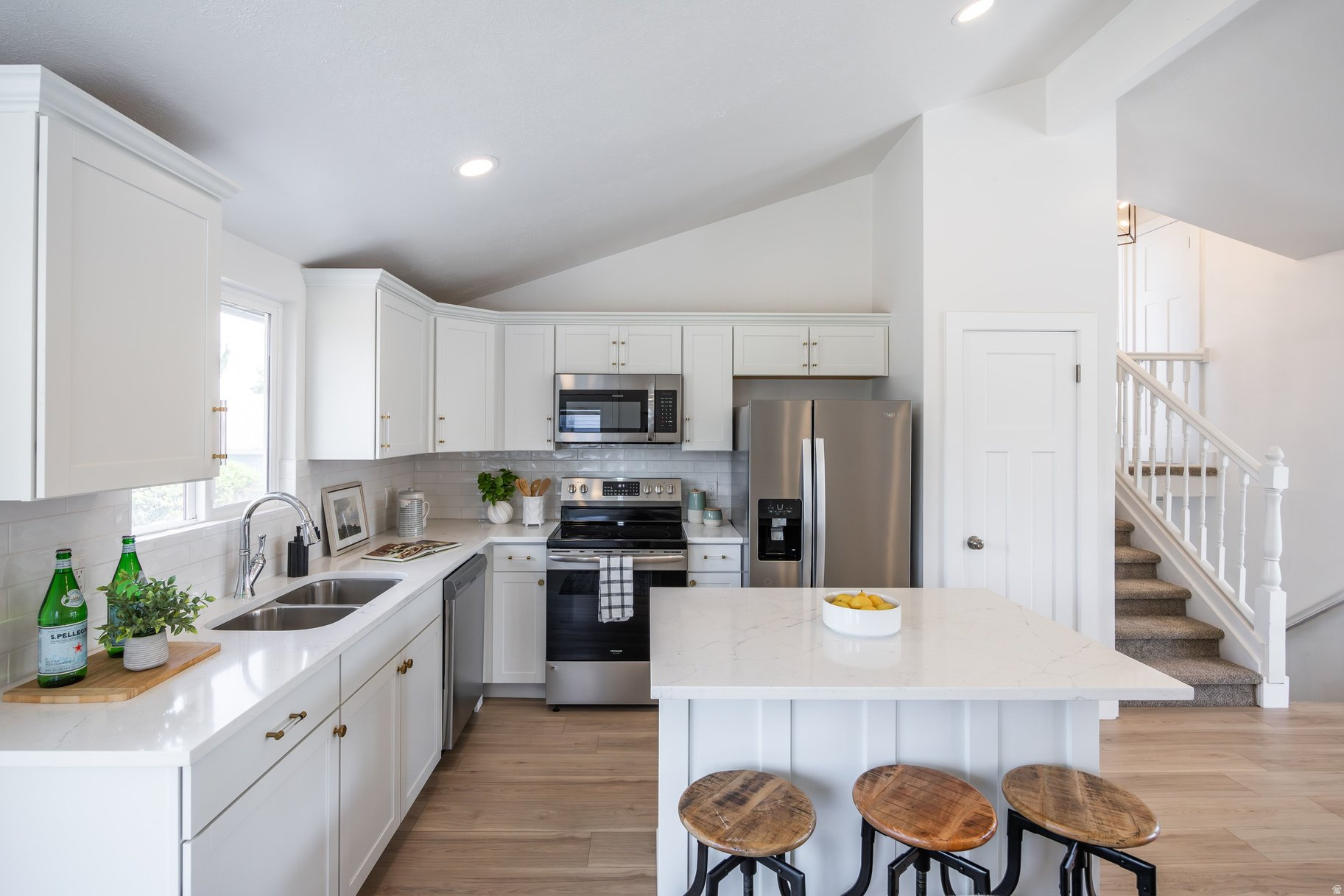 WEST HILLS - Residential