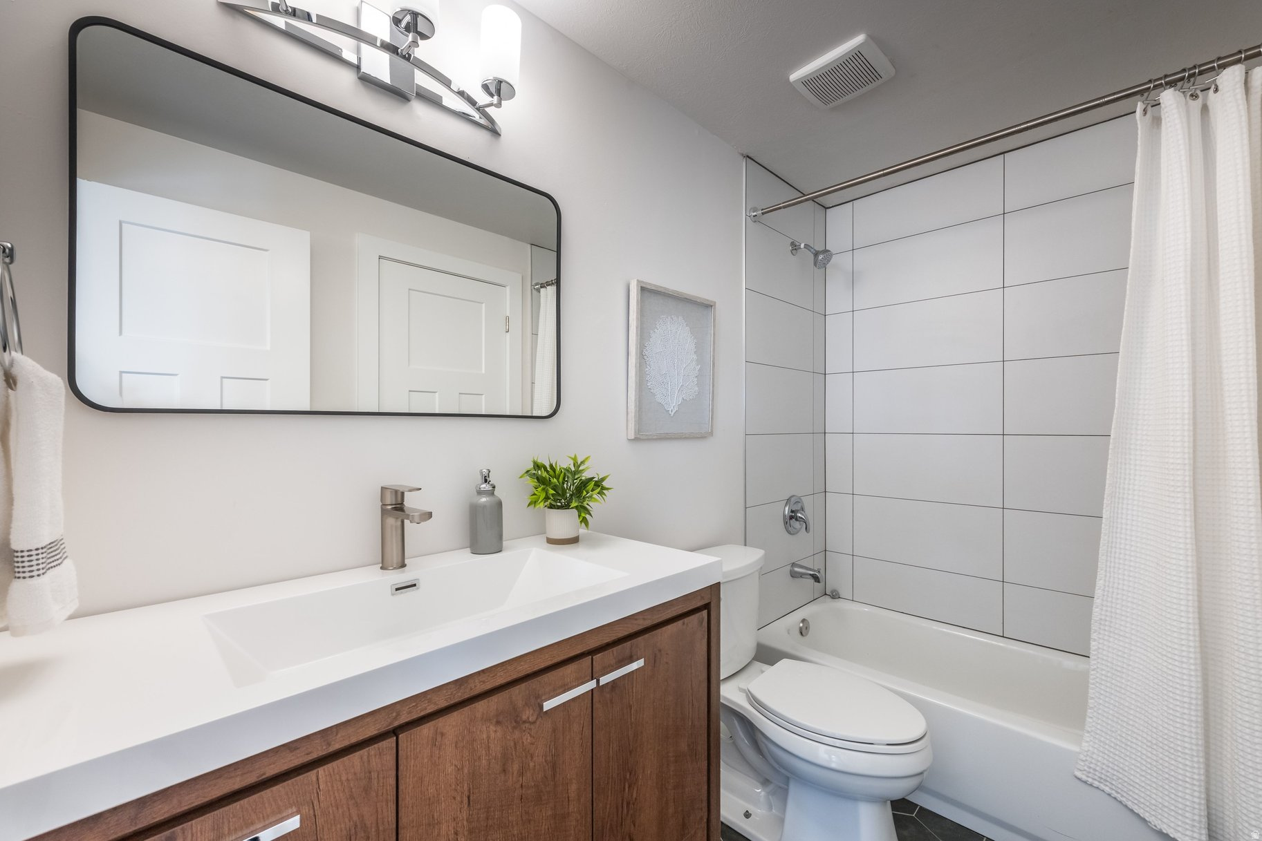 WEST HILLS - Residential