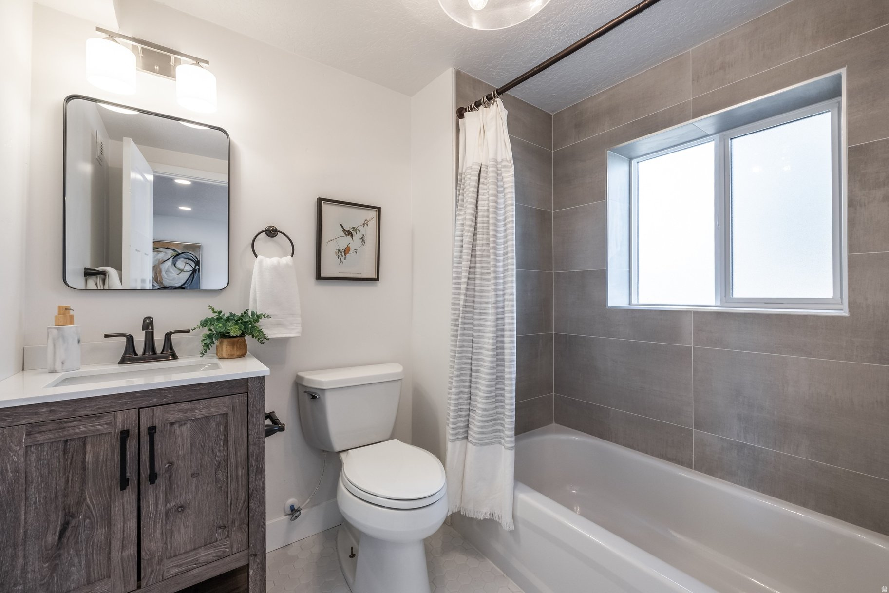 WEST HILLS - Residential