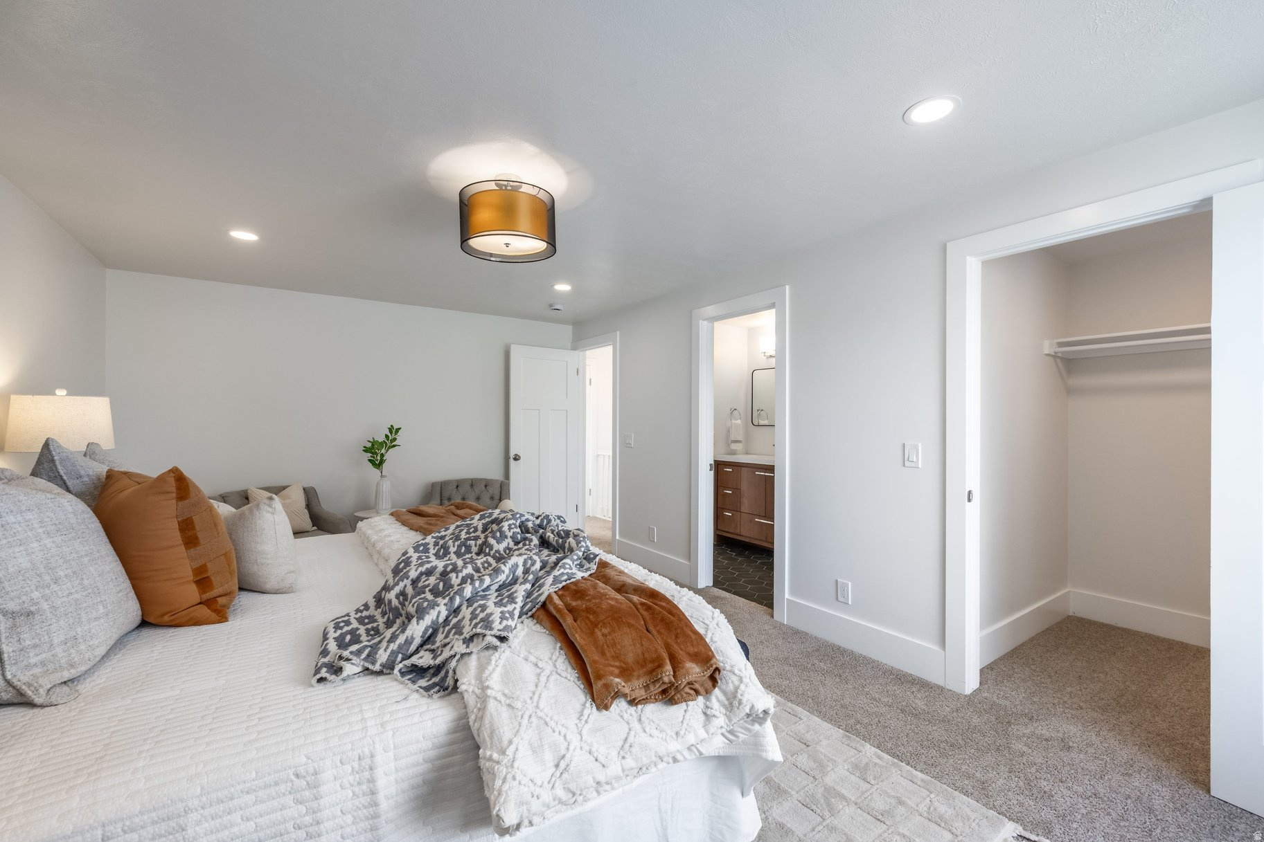 WEST HILLS - Residential