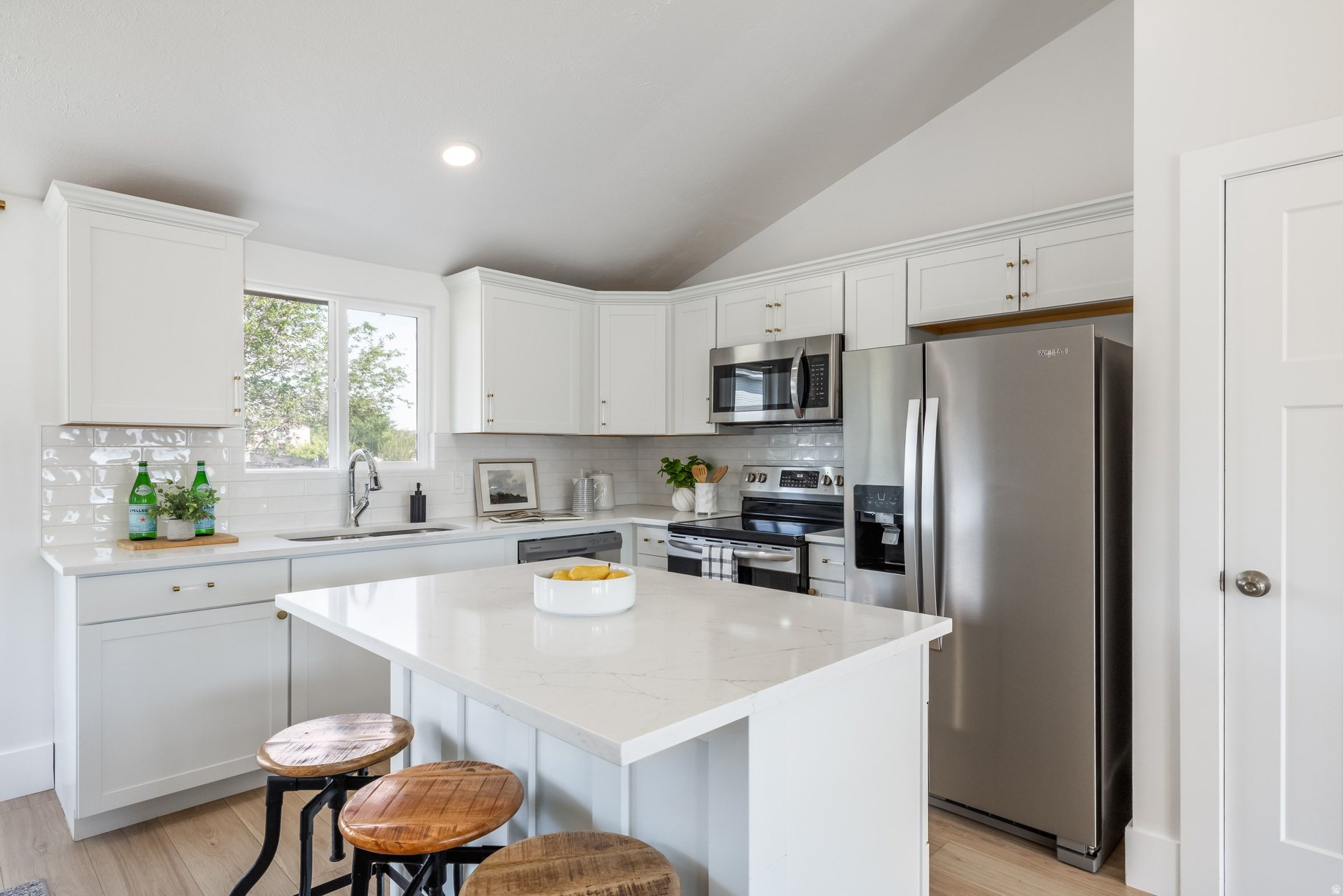 WEST HILLS - Residential