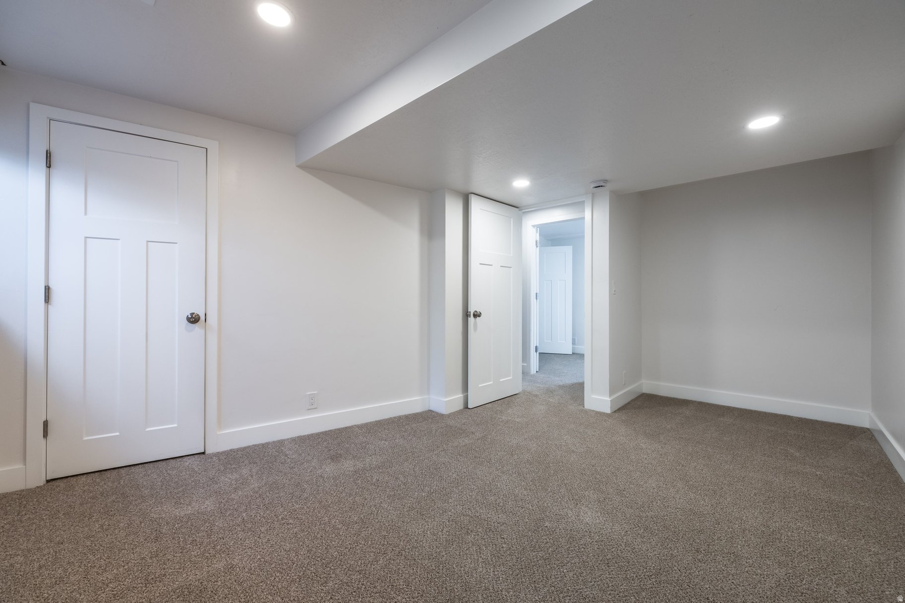 WEST HILLS - Residential