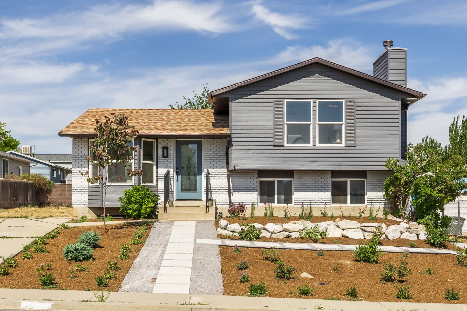 WEST HILLS - Residential