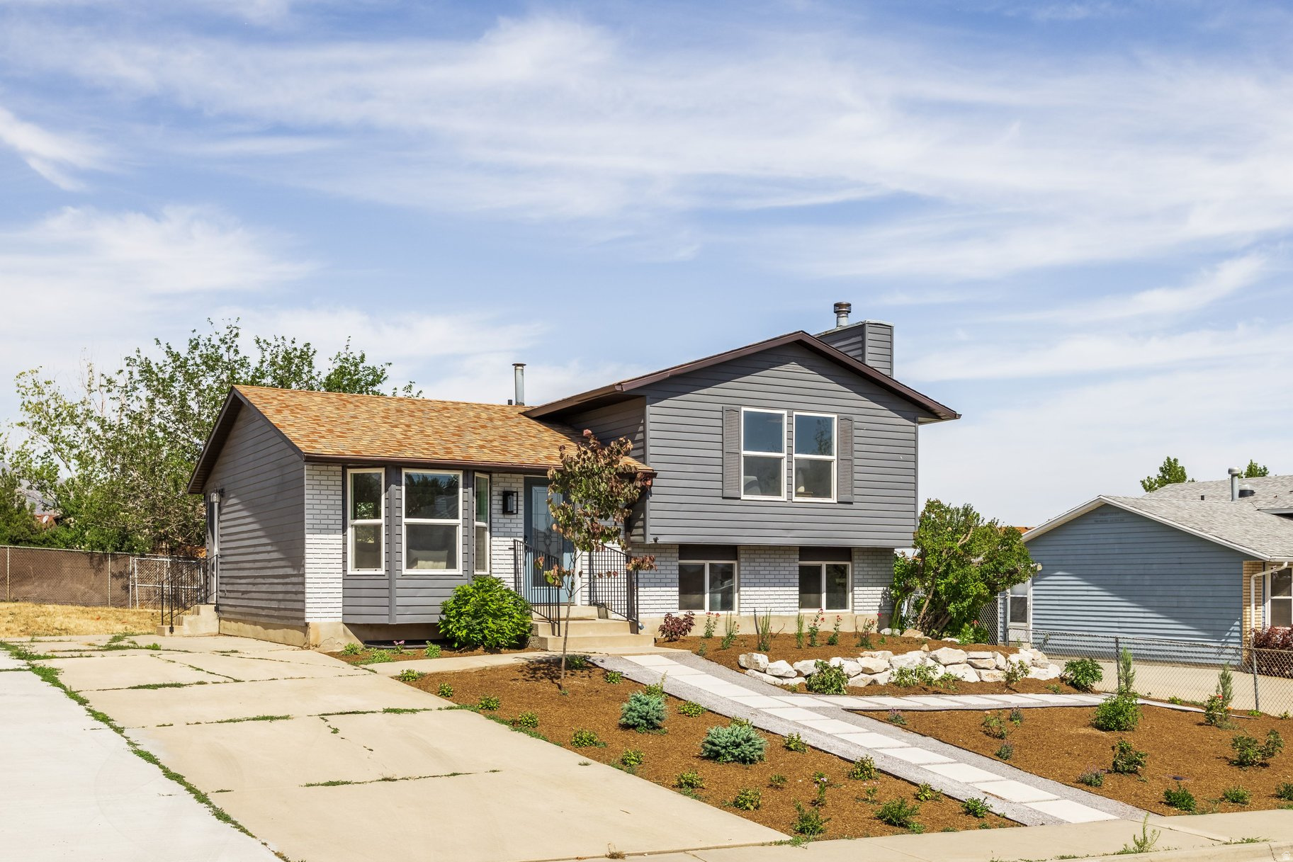 WEST HILLS - Residential