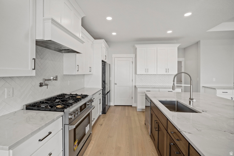 BONNEVILLE TRAIL - Residential