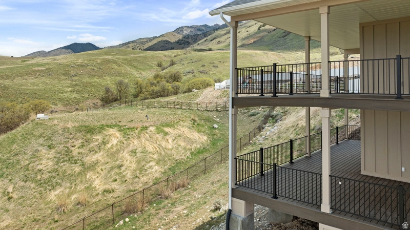 BONNEVILLE TRAIL - Residential